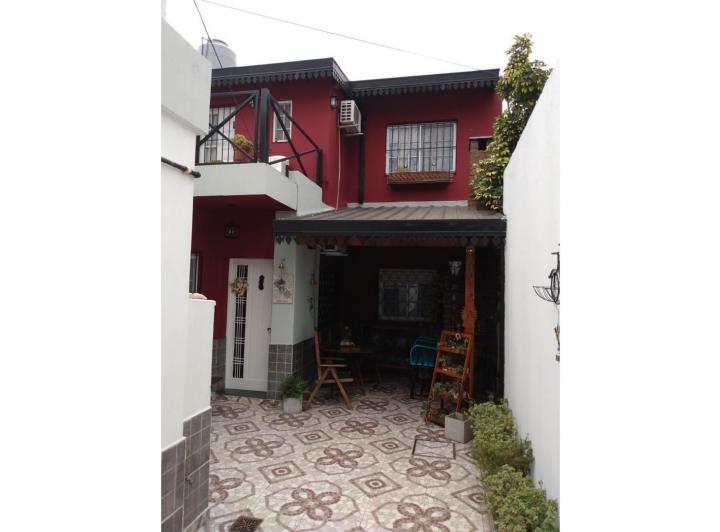 Casa · 100m² · 4 Ambientes · 1 Cochera