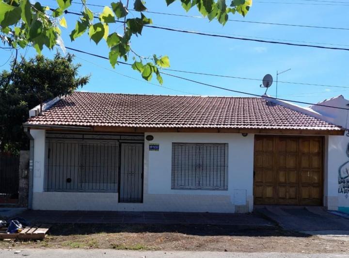 Casa · 180m² · 5 Ambientes · 1 Cochera