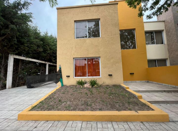 Casa · 160m² · 4 Ambientes · 2 Cocheras