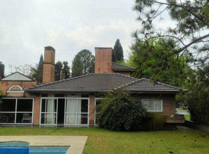 Casa · 250m² · 4 Ambientes · 1 Cochera