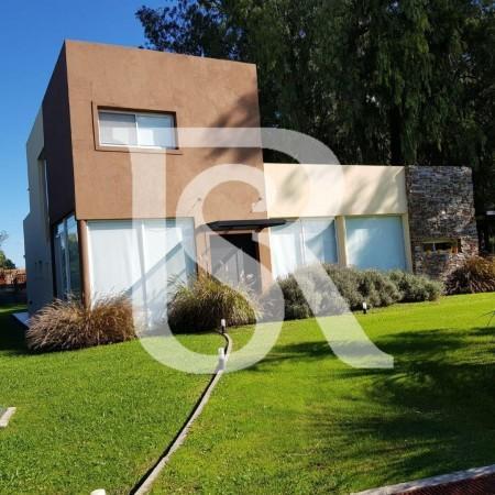 Casa · 178m² · 5 Ambientes