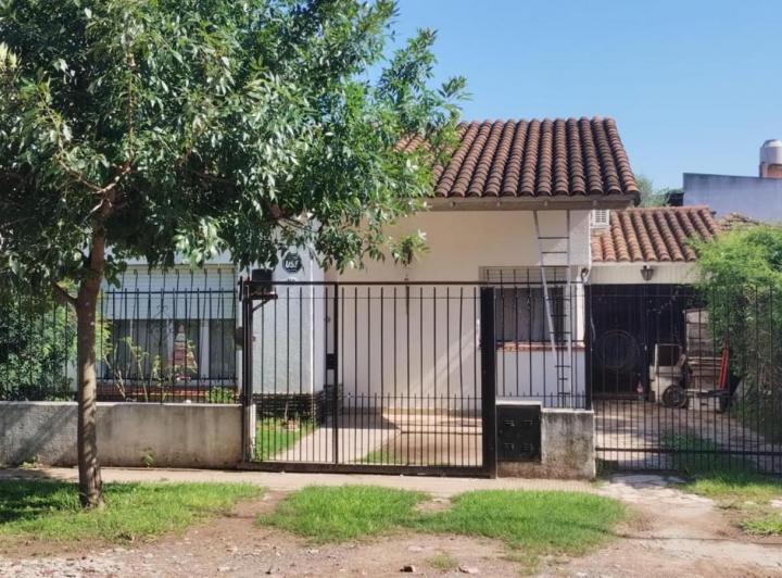 Casa · 109m² · 3 Ambientes · 4 Cocheras