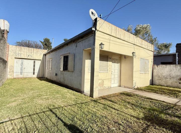 Casa · 83m² · 4 Ambientes · 1 Cochera