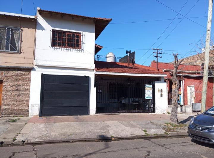Casa · 130m² · 4 Ambientes · 1 Cochera