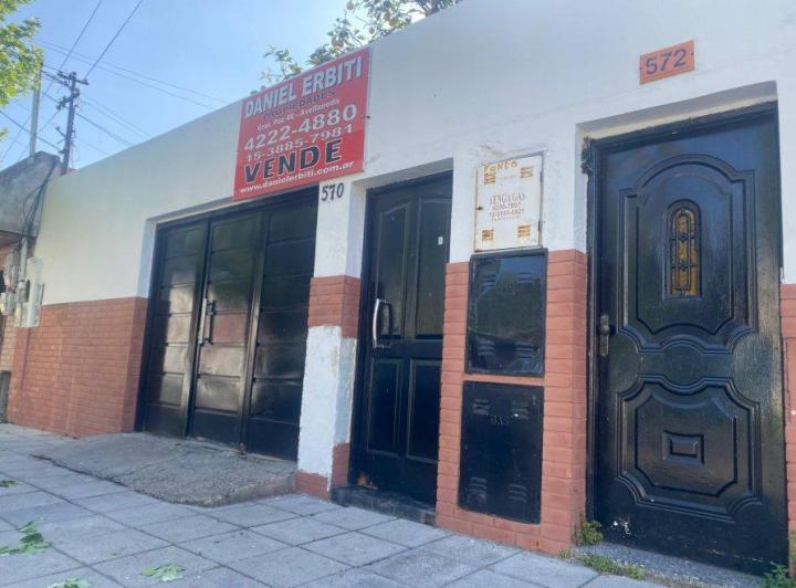Casa · 75m² · 4 Ambientes · 1 Cochera
