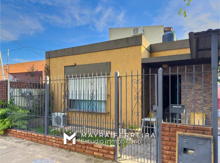 Casa · 93m² · 4 Ambientes · 1 Cochera