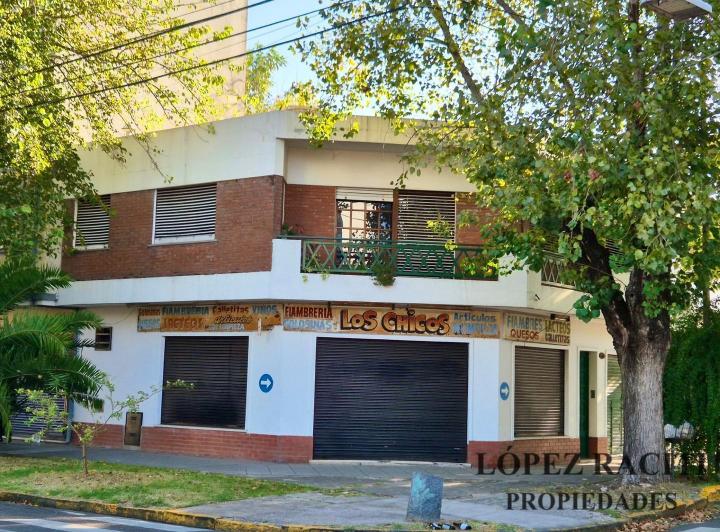 Casa · 180m² · 4 Ambientes · 1 Cochera
