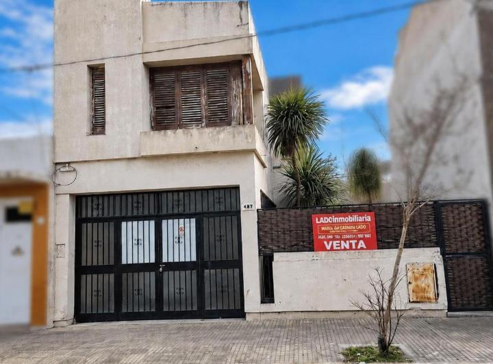 Casa · 1m² · 7 Ambientes · 1 Cochera