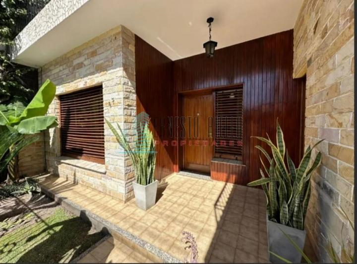 Casa · 138m² · 3 Ambientes · 1 Cochera