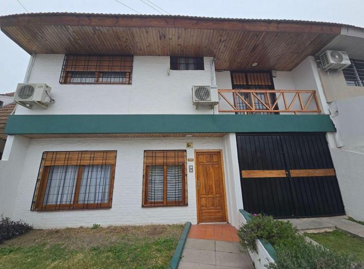 Casa · 115m² · 4 Ambientes · 1 Cochera