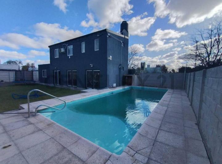 Casa · 94m² · 3 Ambientes · 1 Cochera