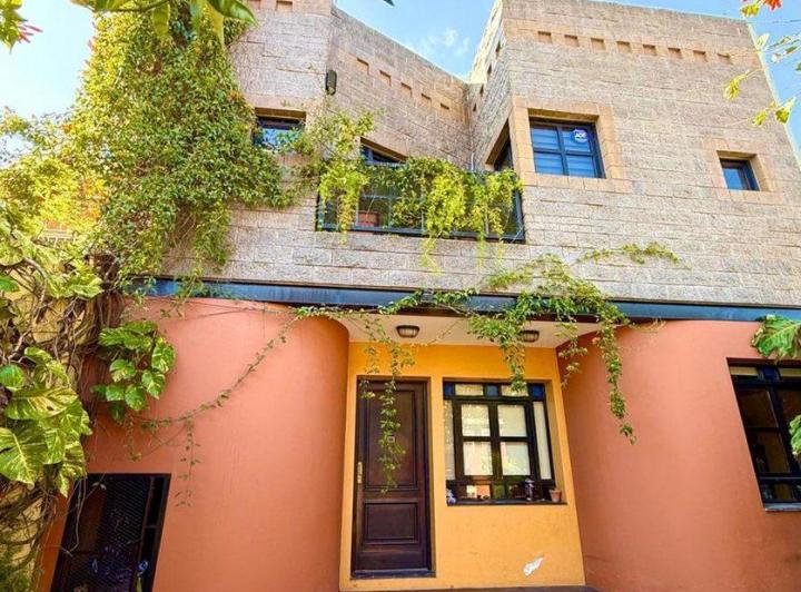 Casa · 124m² · 5 Ambientes · 1 Cochera