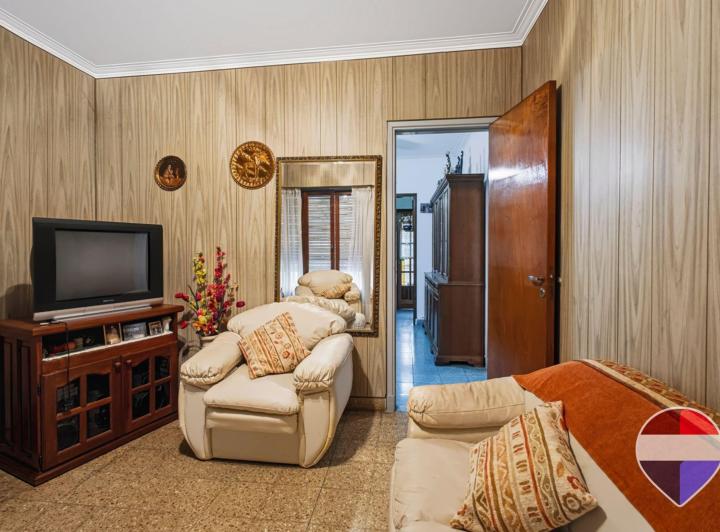 Casa · 72m² · 4 Ambientes · 2 Cocheras