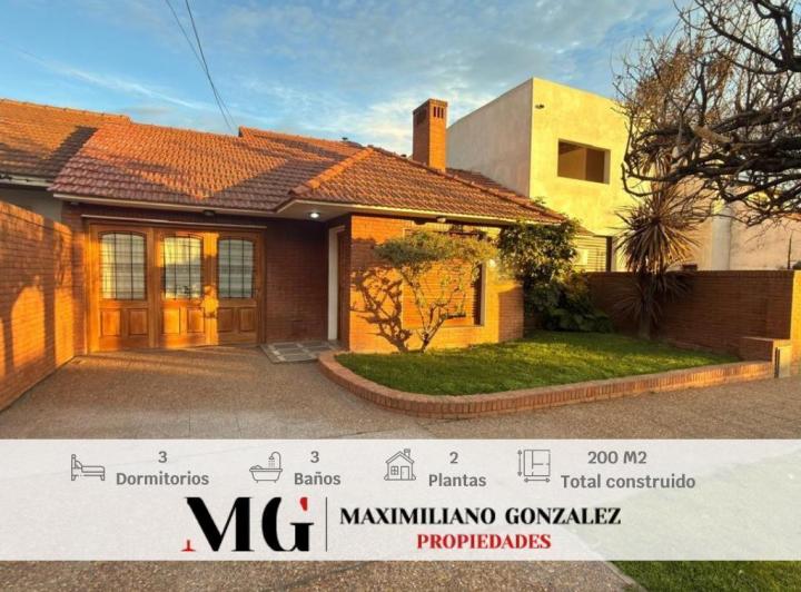 Casa · 200m² · 5 Ambientes · 4 Cocheras