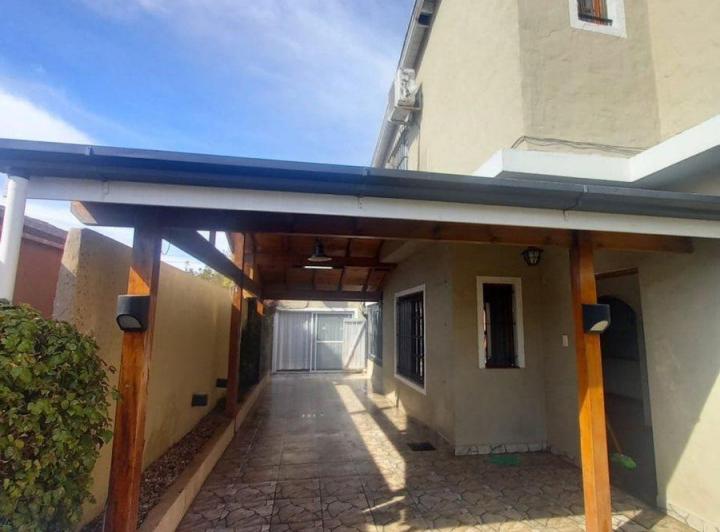 Casa · 187m² · 5 Ambientes · 2 Cocheras