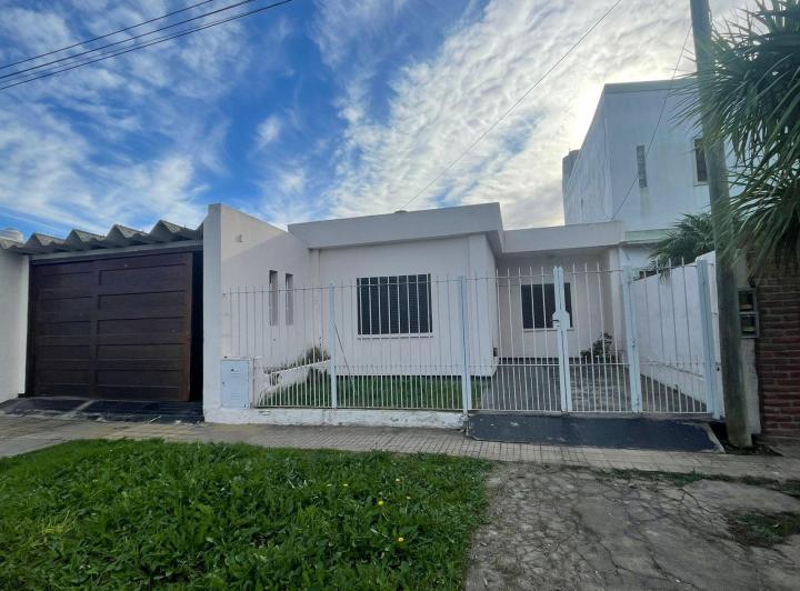 Casa · 120m² · 4 Ambientes · 2 Cocheras
