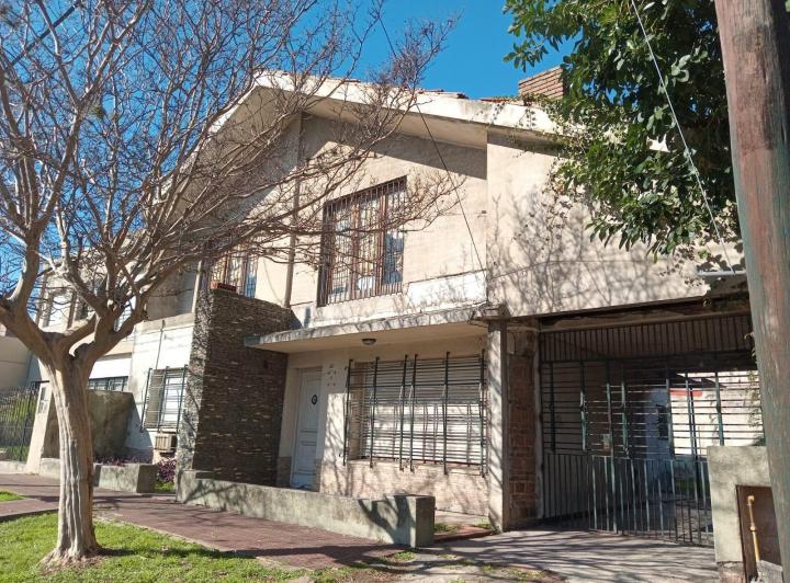 Casa · 150m² · 4 Ambientes · 1 Cochera