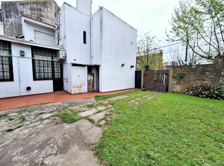 Casa · 130m² · 4 Ambientes · 5 Cocheras