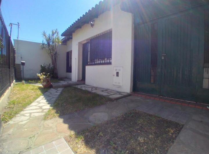 Casa · 85m² · 4 Ambientes · 2 Cocheras
