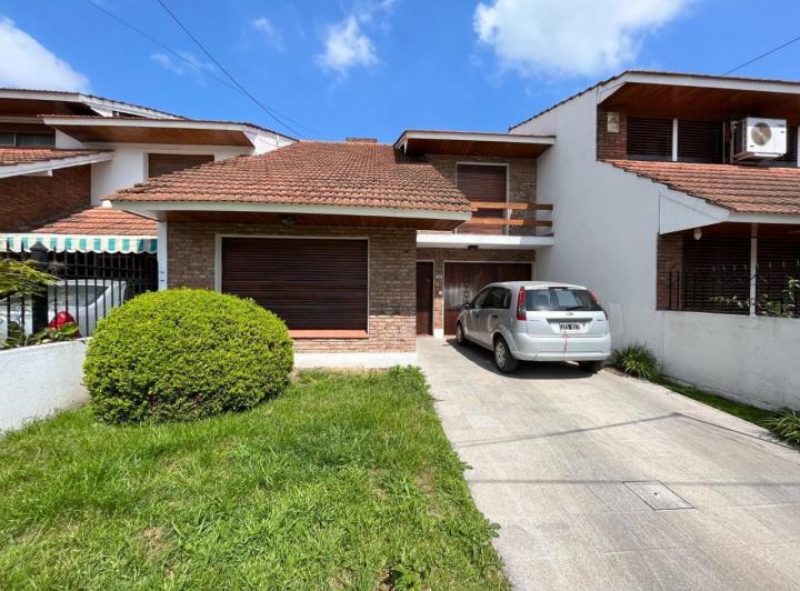 Casa · 180m² · 4 Ambientes