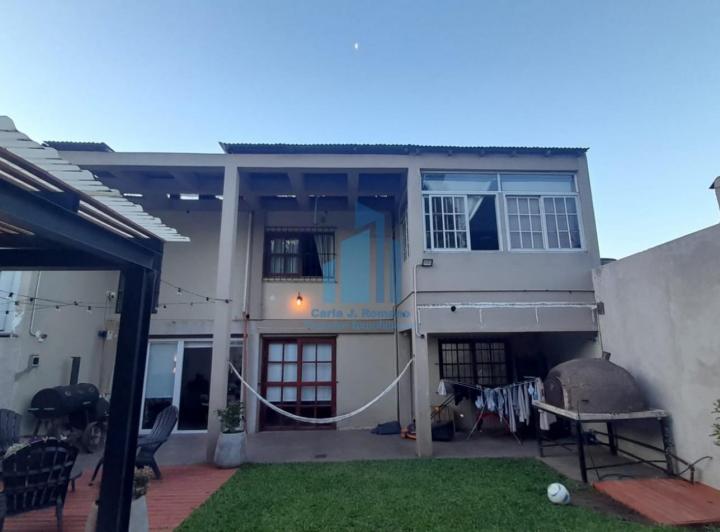Casa · 194m² · 4 Ambientes · 1 Cochera