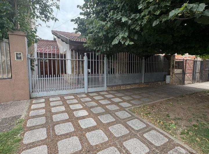 Casa · 95m² · 3 Ambientes · 1 Cochera