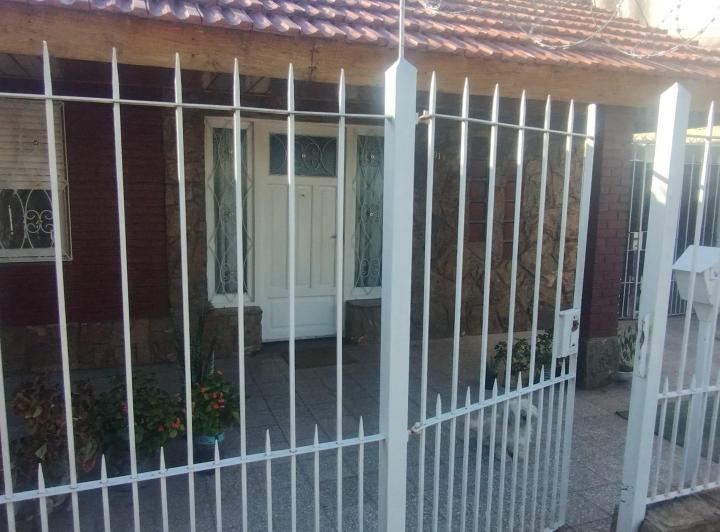 Casa · 80m² · 3 Ambientes · 2 Cocheras