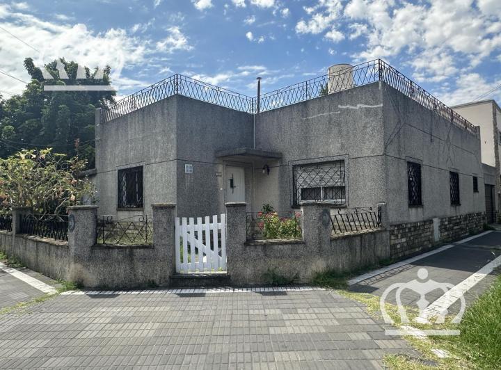 Casa · 92m² · 4 Ambientes · 2 Cocheras