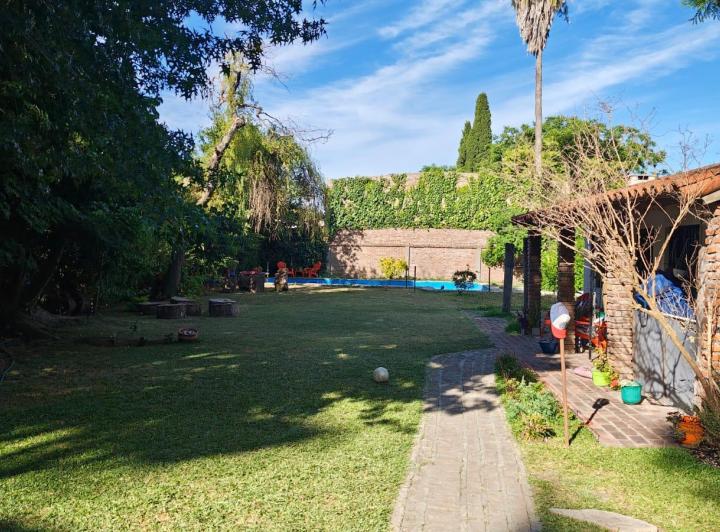 Casa · 175m² · 4 Ambientes · 2 Cocheras