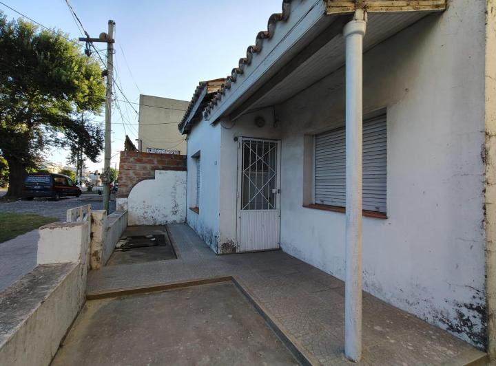 Casa · 80m² · 4 Ambientes · 2 Cocheras
