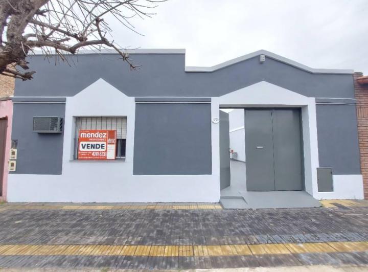 Casa · 90m² · 2 Ambientes · 3 Cocheras