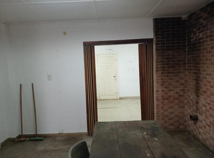 Casa · 90m² · 2 Ambientes · 4 Cocheras