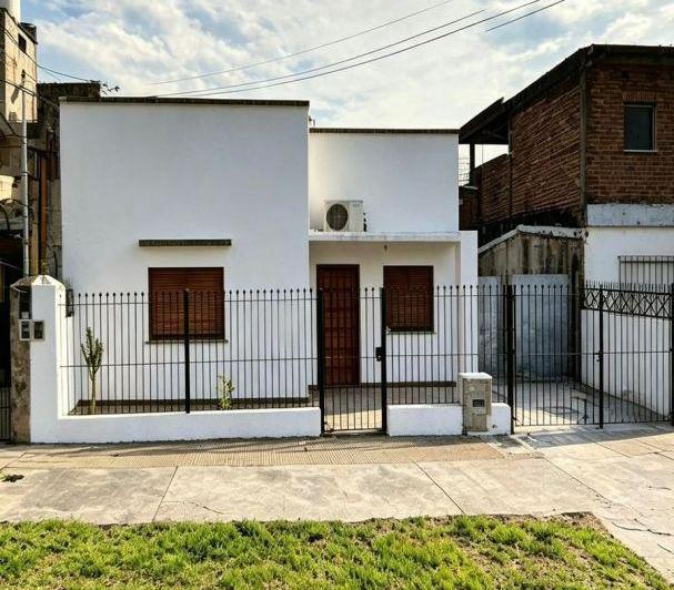 Casa · 68m² · 3 Ambientes · 1 Cochera