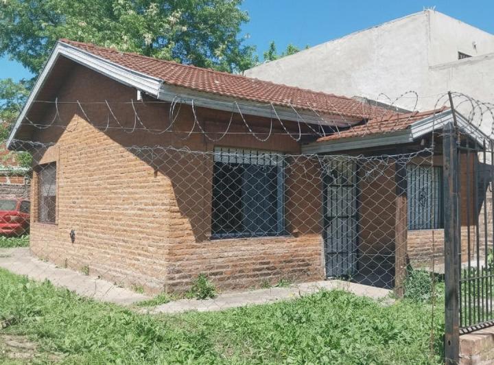 Casa · 45m² · 2 Ambientes · 3 Cocheras