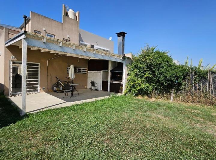 Casa · 5 Ambientes · 1 Cochera