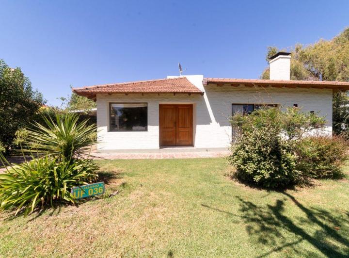 Casa · 180m² · 6 Ambientes · 1 Cochera