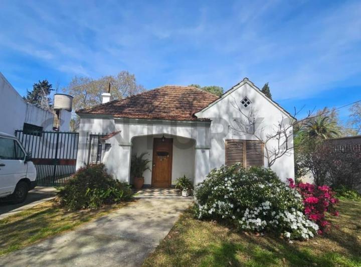 Casa · 181m² · 5 Ambientes · 2 Cocheras