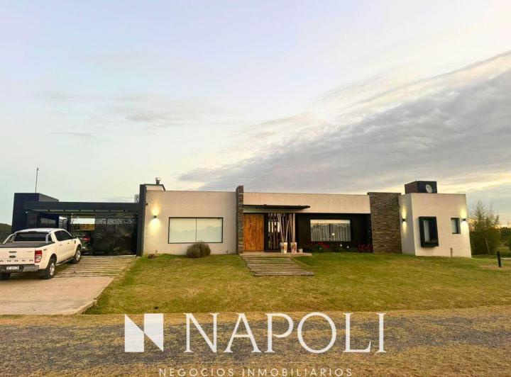 Casa · 150m² · 5 Ambientes · 2 Cocheras