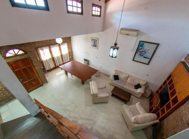Casa · 160m² · 5 Ambientes · 1 Cochera