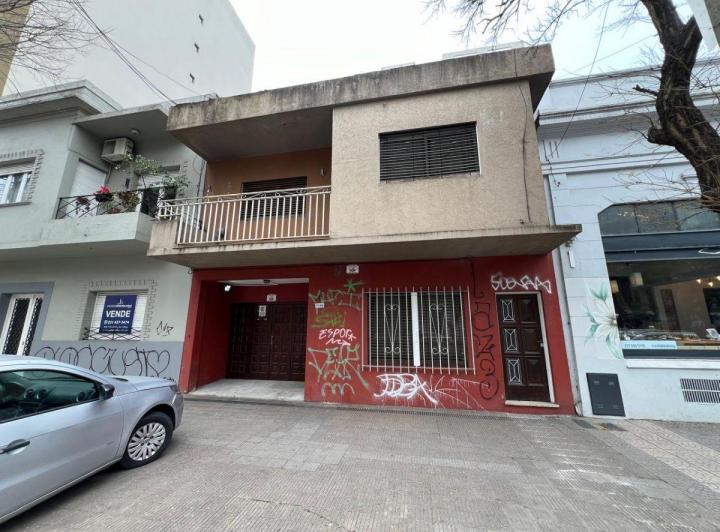 Casa · 200m² · 4 Ambientes · 1 Cochera