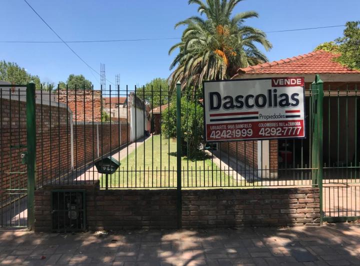 Casa · 1m² · 3 Ambientes · 2 Cocheras