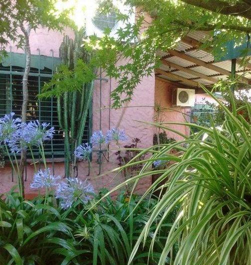Casa · 220m² · 6 Ambientes · 2 Cocheras