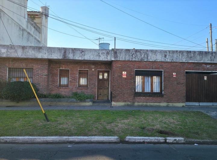 Casa · 110m² · 4 Ambientes · 2 Cocheras