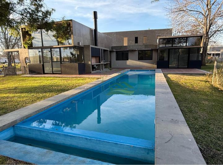 Casa · 229m² · 5 Ambientes