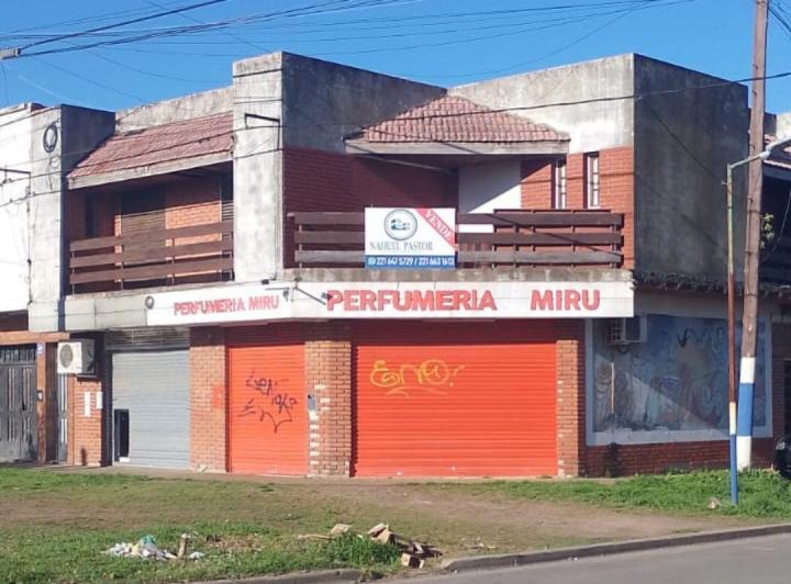 Casa · 143m² · 5 Ambientes · 1 Cochera