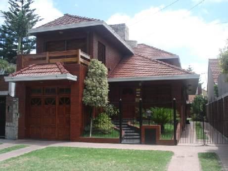 Casa · 290m² · 4 Ambientes · 1 Cochera