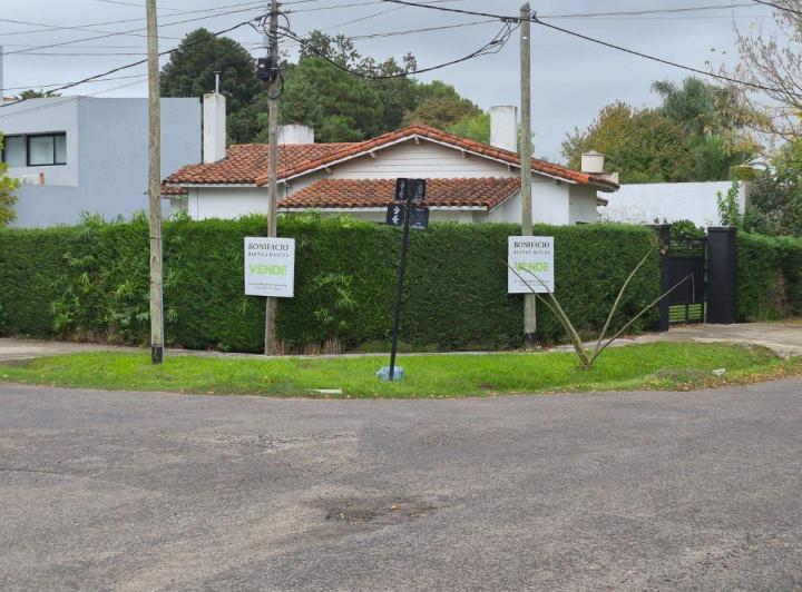 Casa · 100m² · 3 Ambientes · 3 Cocheras