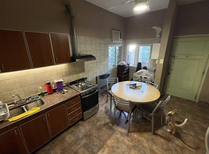 Casa · 1m² · 4 Ambientes