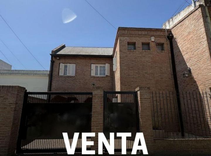 Casa · 625m² · 10 Ambientes · 2 Cocheras