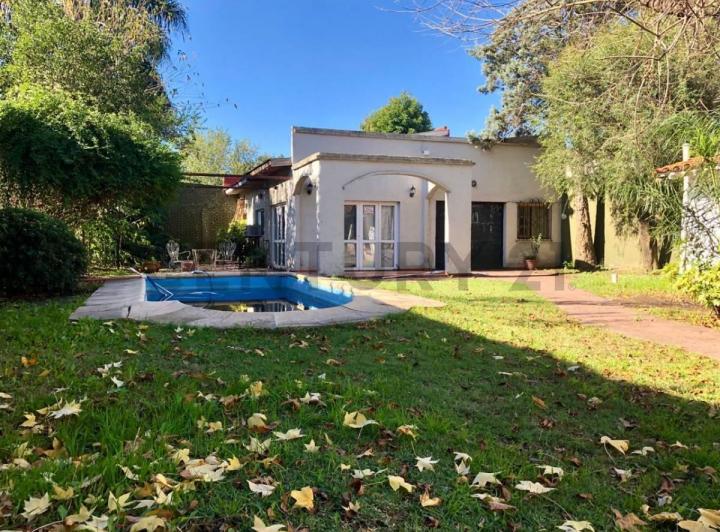 Casa · 222m² · 4 Ambientes · 3 Cocheras